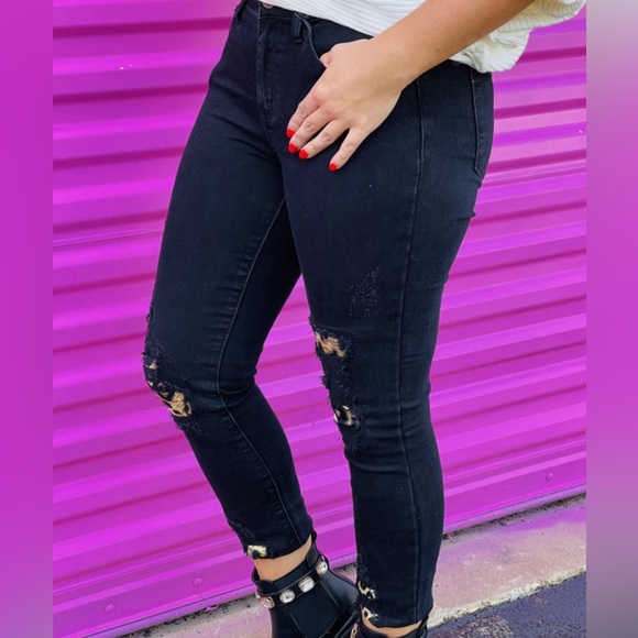 Judy Blue Jeans Nwt Judy Blue Black Distressed Midrose Skinny Fit